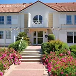 Le Relais Des Champs Hotel 3*