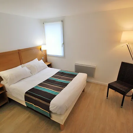 Hotel Le Relais Des Champs 3*
