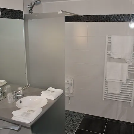 Le Relais Des Champs Hotel 3*