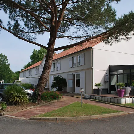 Le Relais Des Champs Hotel 3*