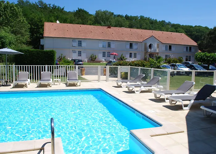 Hotel Le Relais Des Champs 3*