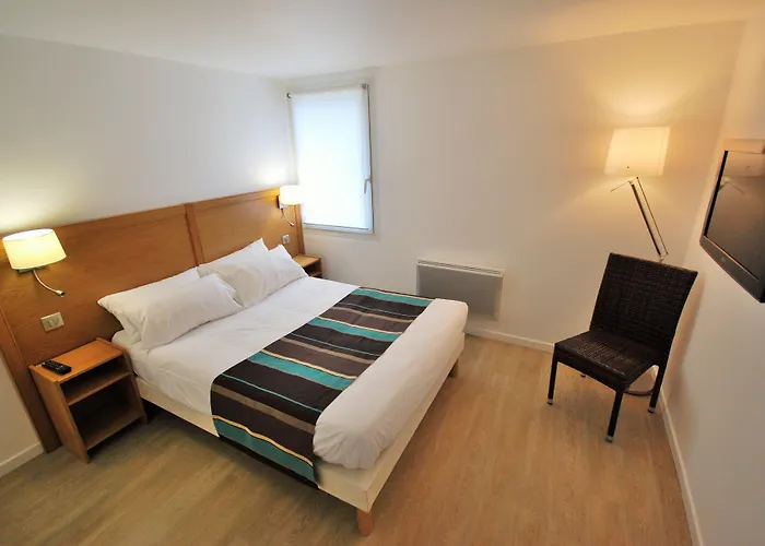 Hotel Le Relais Des Champs 3*